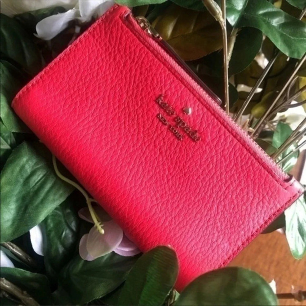 Kate Spade New York Red Pebbled Leather Slim Bifold Wallet Snap Closure NWT